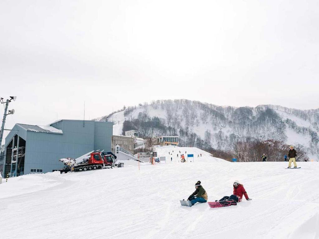 Yuzawa Toei Hotel Buitenkant foto